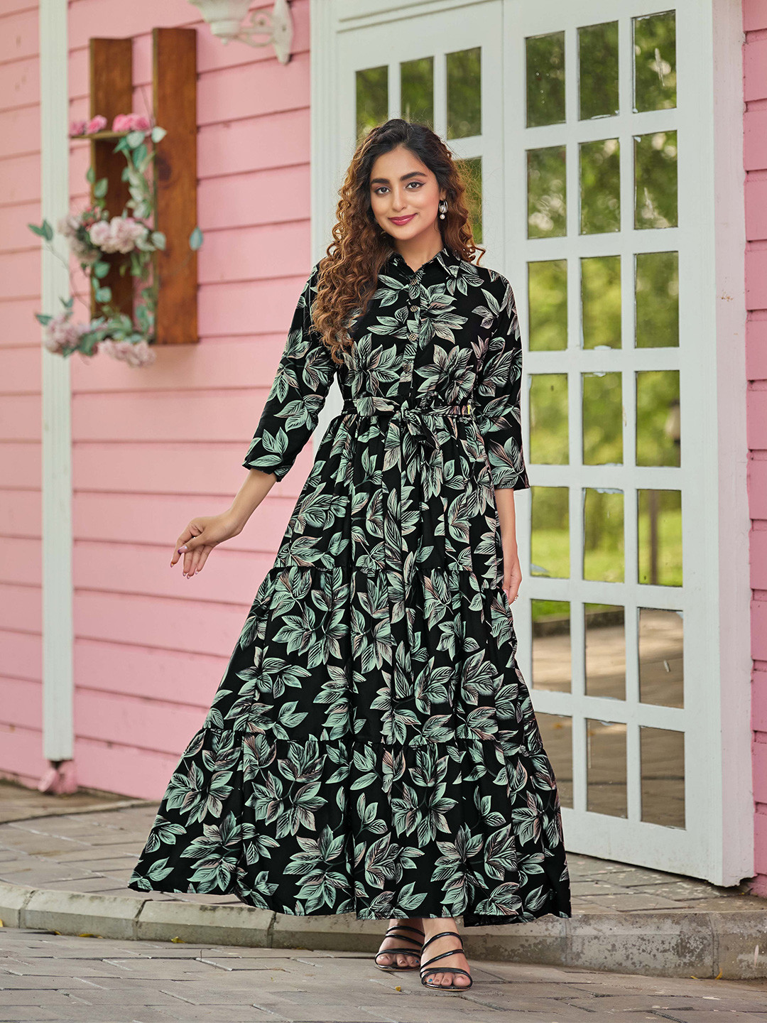 SARINKU Women Printed Shirt Collar Belted Detail Fit & Flare Maxi Dress
