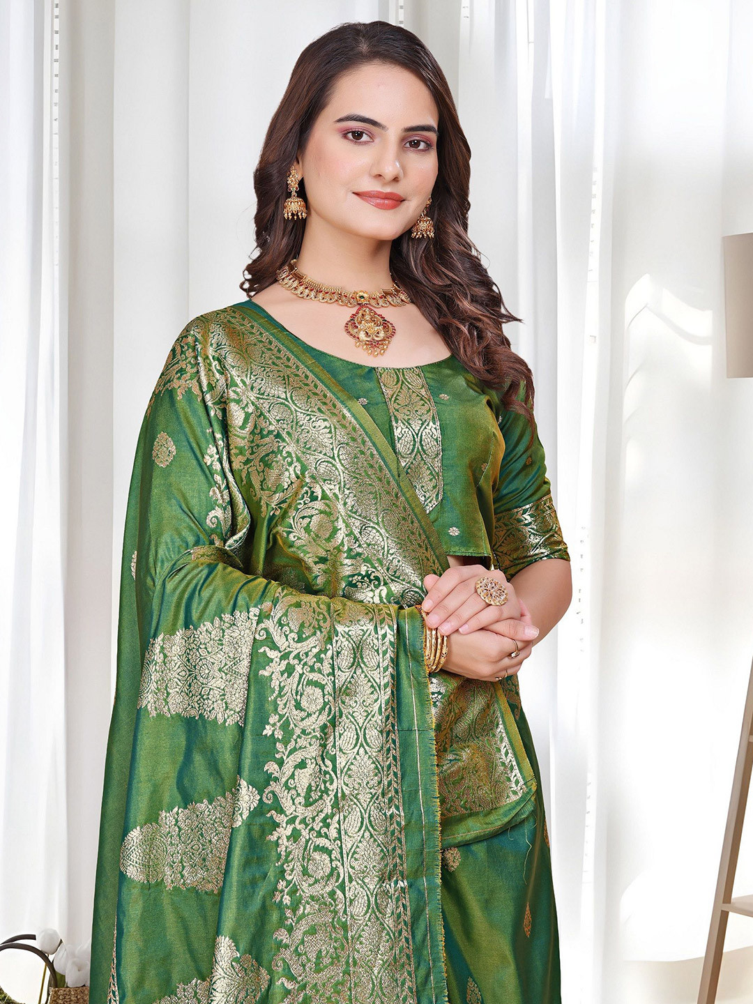 WLEMIRA Ethnic Motif Woven Design Zari Art Silk Banarasi Saree