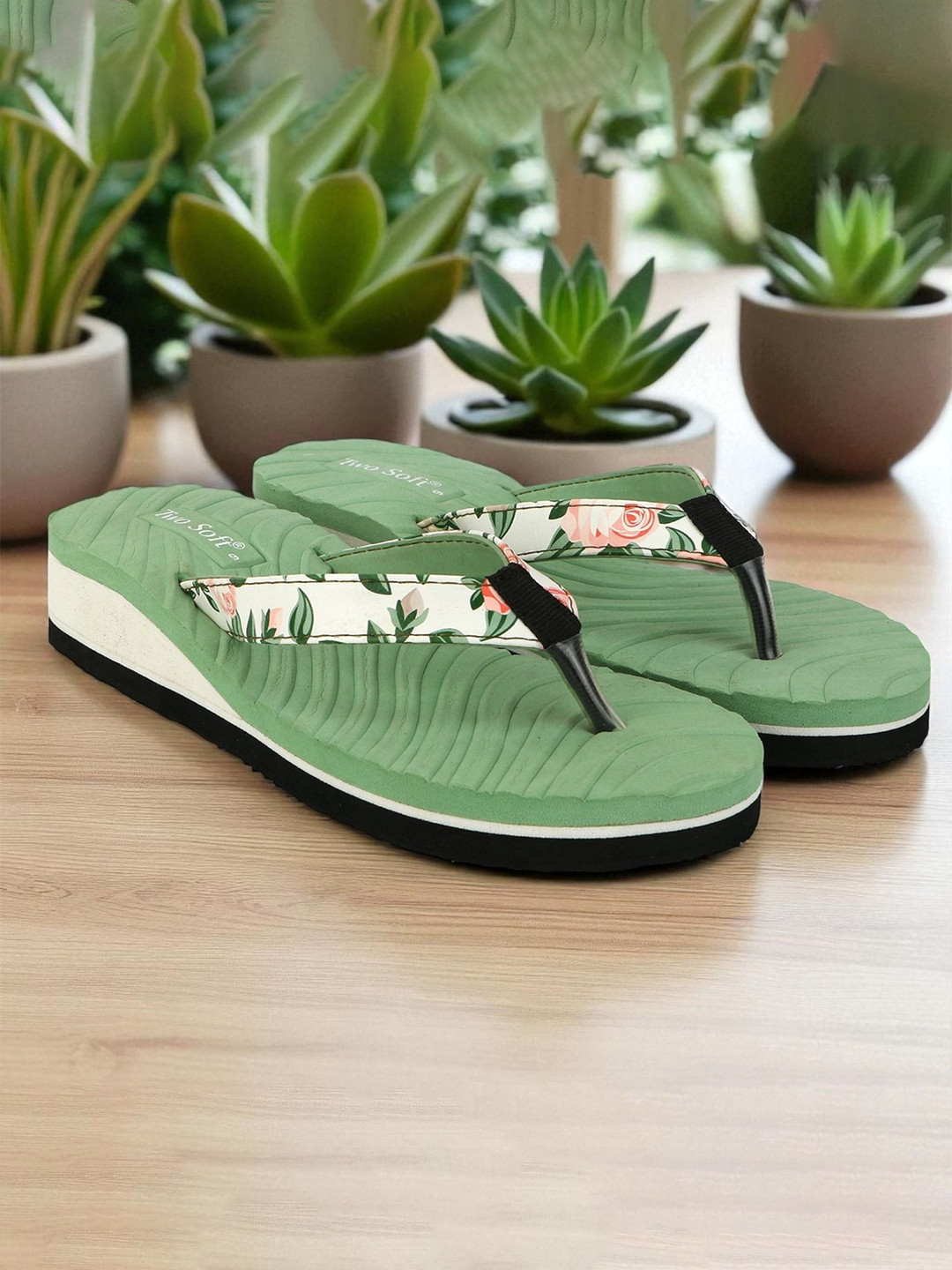 TWO SOFT Women Printed Thong Flip-Flops
