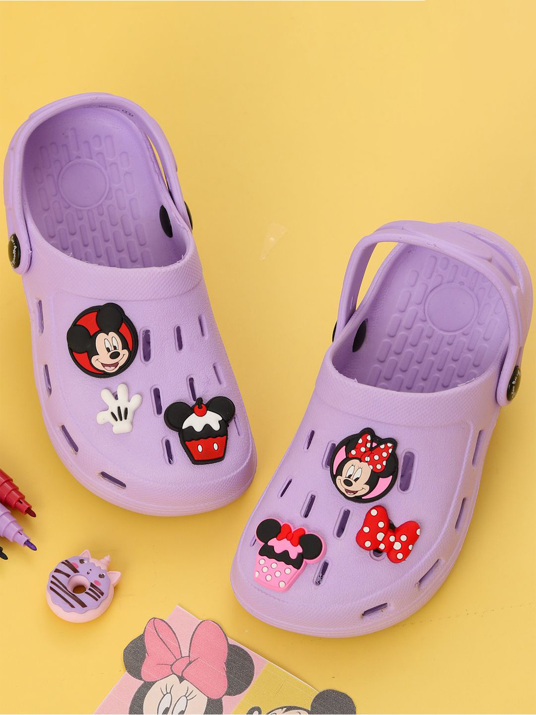 Disney By Yellow Bee Girls Minnie Mouse Self Design Clogs Flip Flops