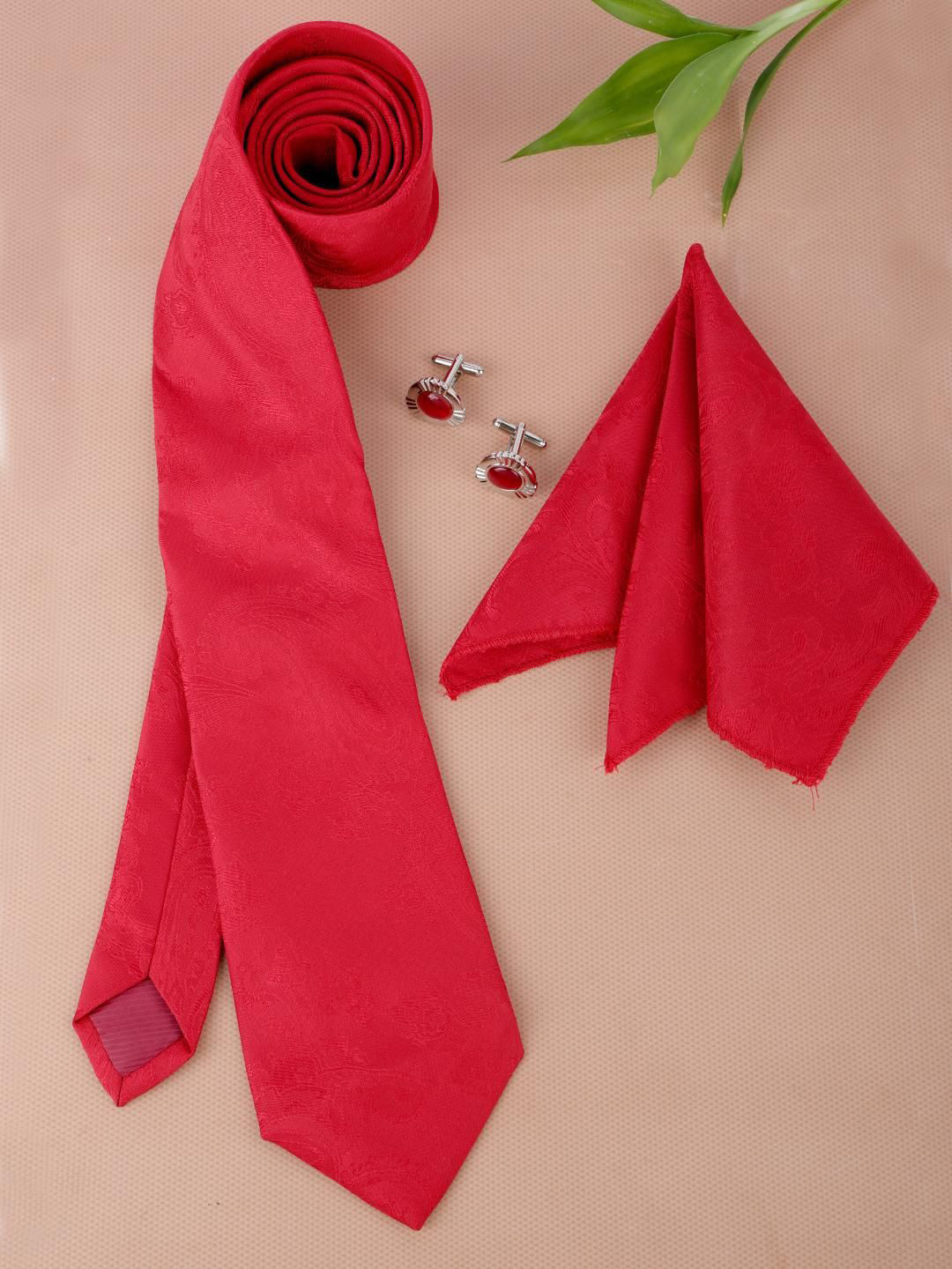 ELLIS Men Accessory Gift Set of Tie With Cufflinks & Pocket Square