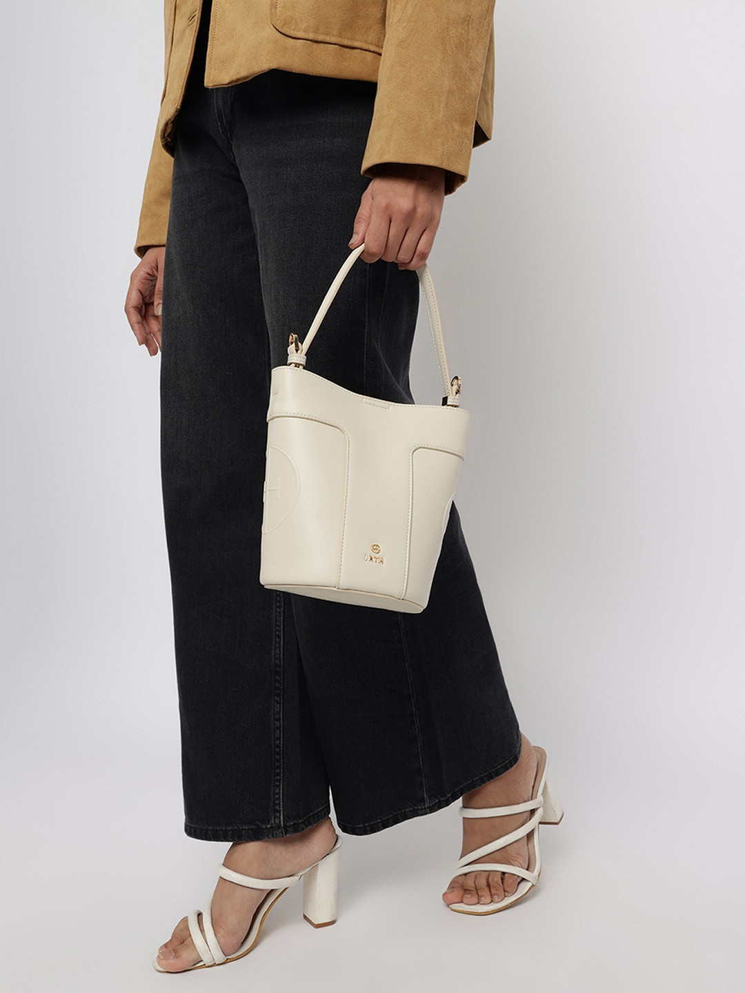 IRTH by House of Titan Bucket Handheld Bag