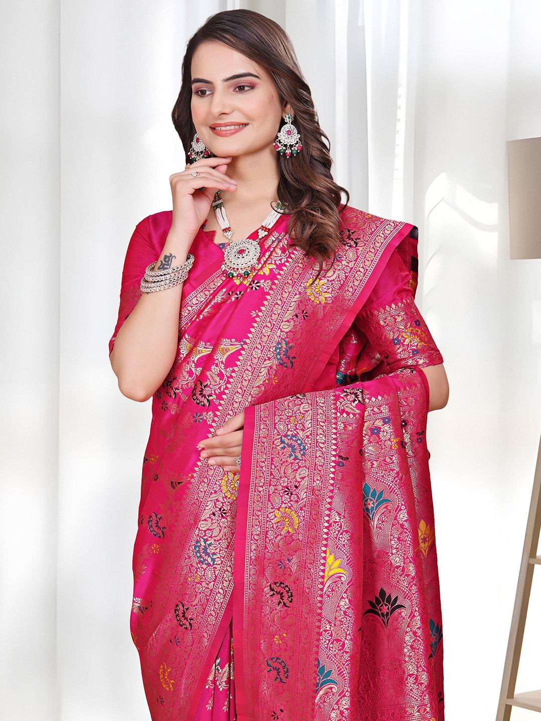 WLEMIRA Ethnic Motifs Woven Design Zari Art Silk Banarasi Saree