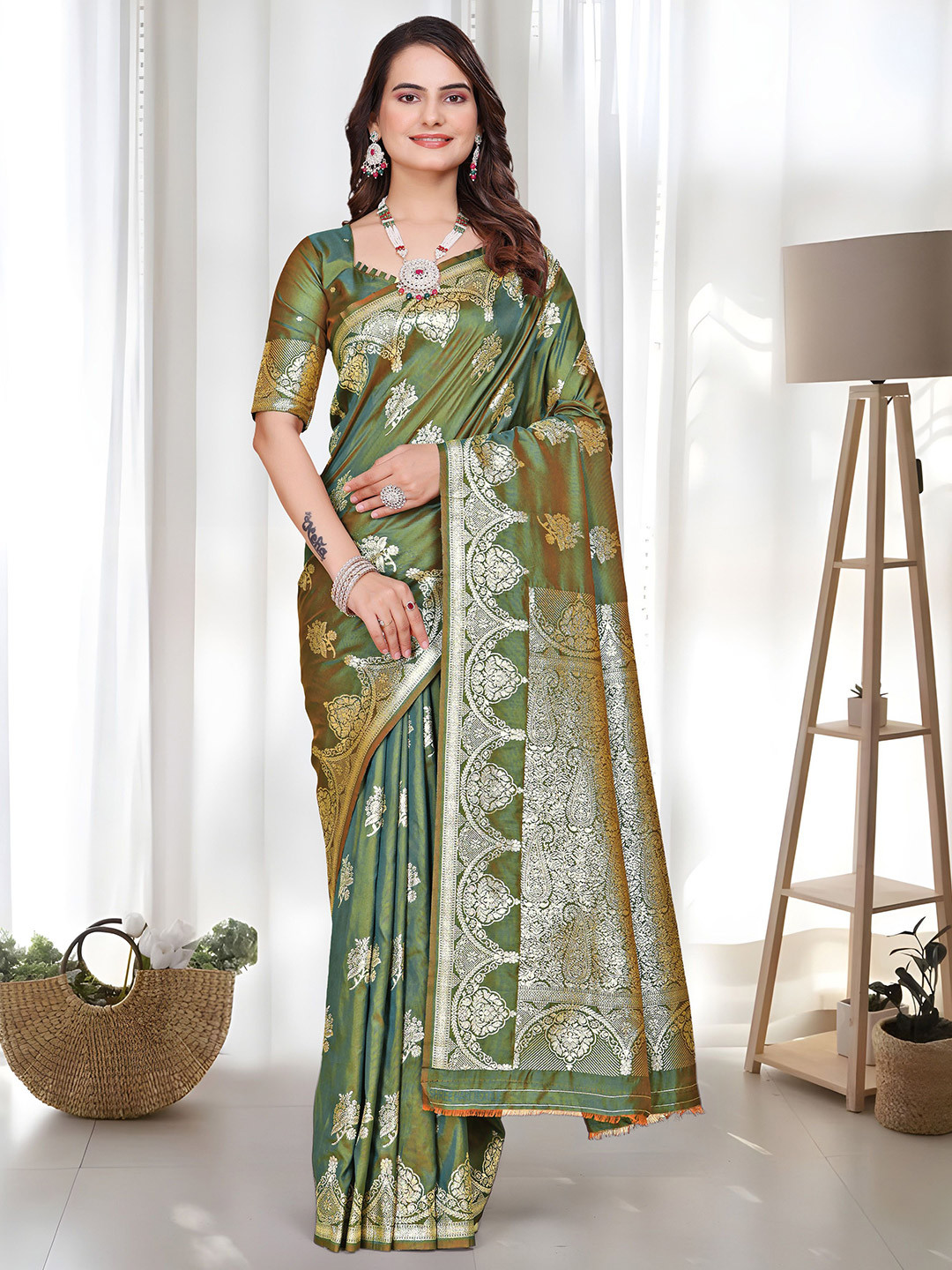 WLEMIRA Ethnic Motifs Woven Design Zari Art Silk Banarasi Saree