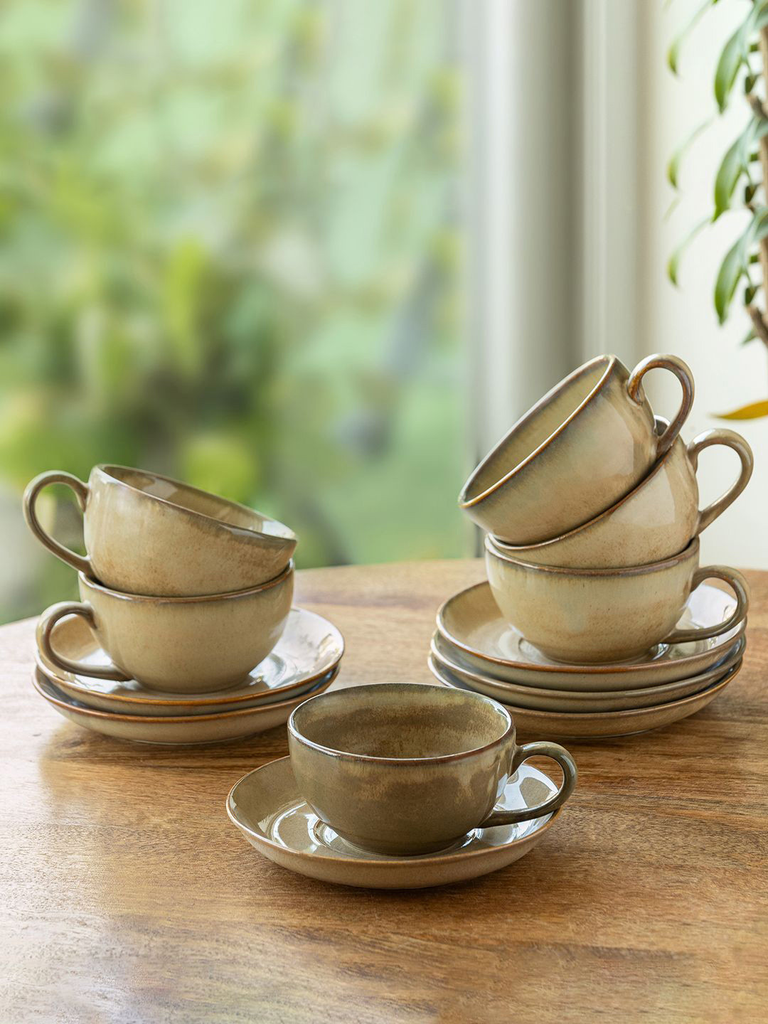 ExclusiveLane 'Wheat Serenity' Set of 6 Porcelain Cups & Saucers Set