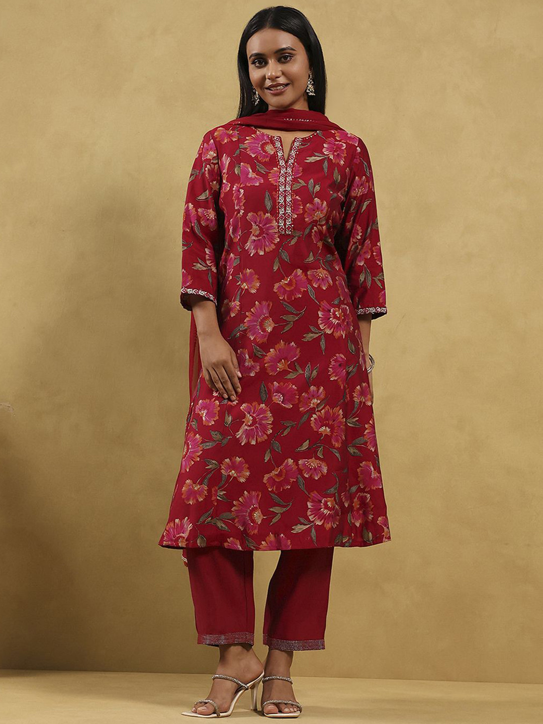 Rangriti Women Floral Printed Kurta with Trousers & Dupatta