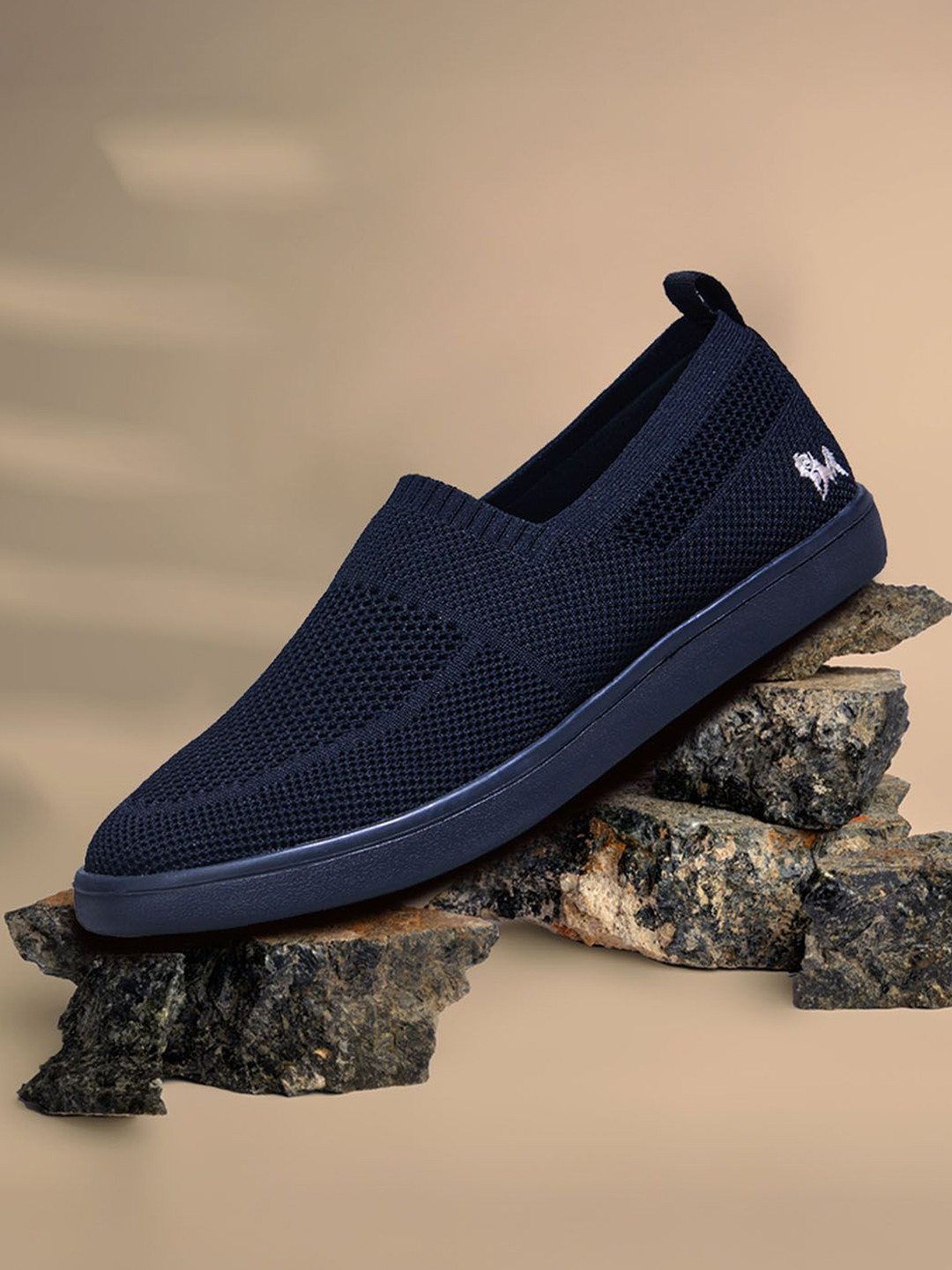 NEEMANS Men Woven Design Round Toe Slip-On Sneakers Shoes