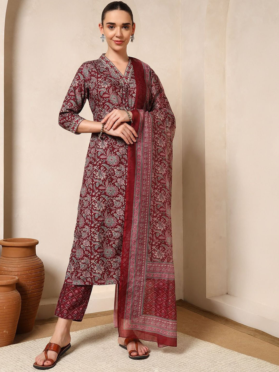 Spera Women Floral Printed Kurta with Trousers & Dupatta