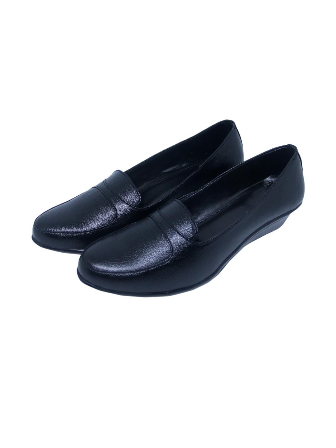 banuchi Women Slip-On Black Derbys