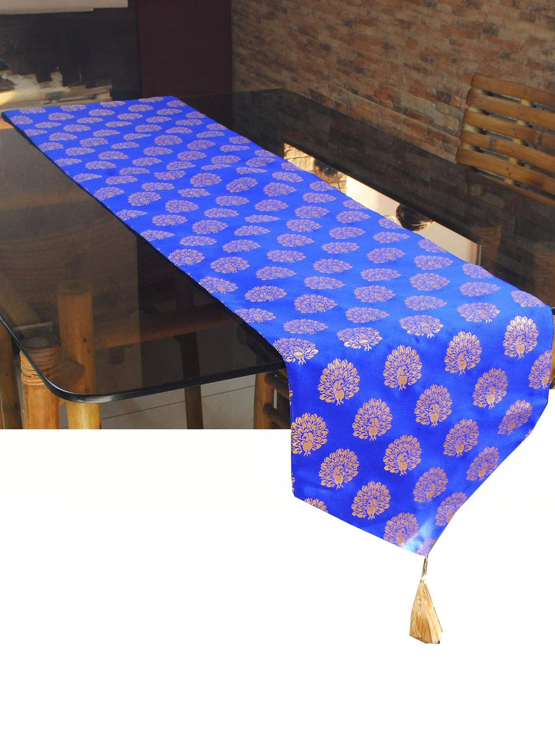 Pinkparrot Jacquard table runner