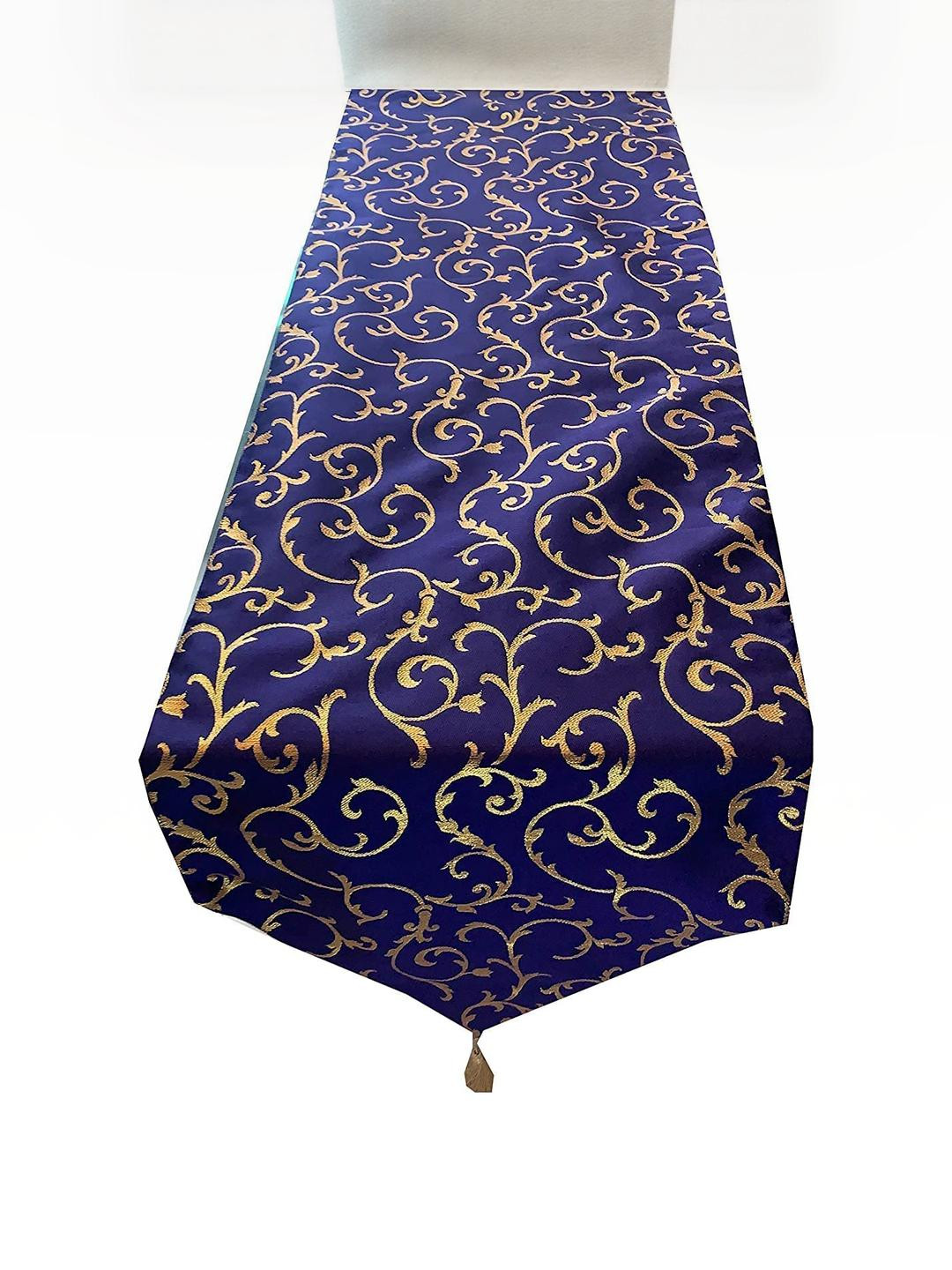 Pink Parrot Jacquard Silk Table Runner