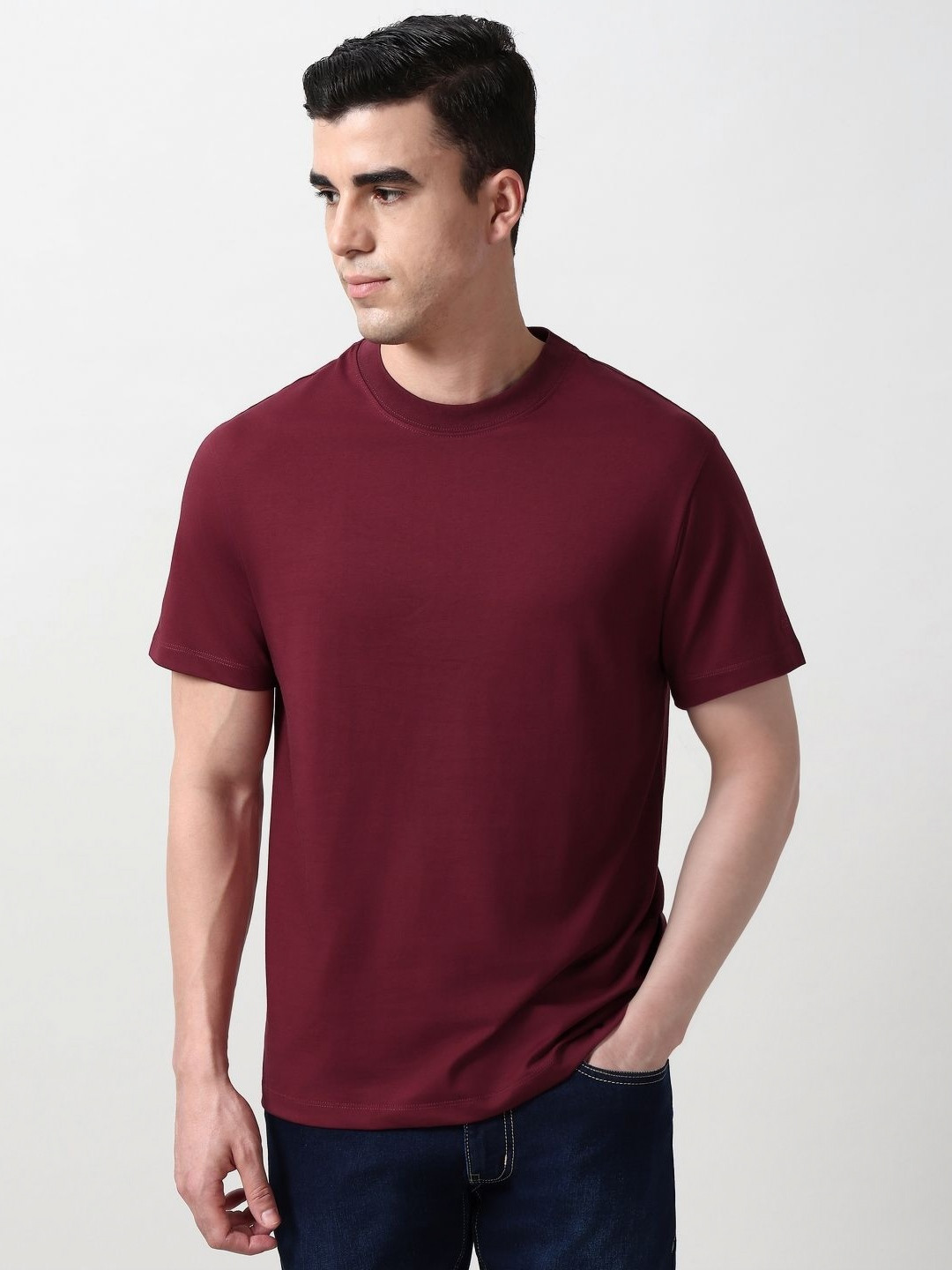 Peter England Casuals Round Neck Short Sleeves Regular Fit T-Shirt