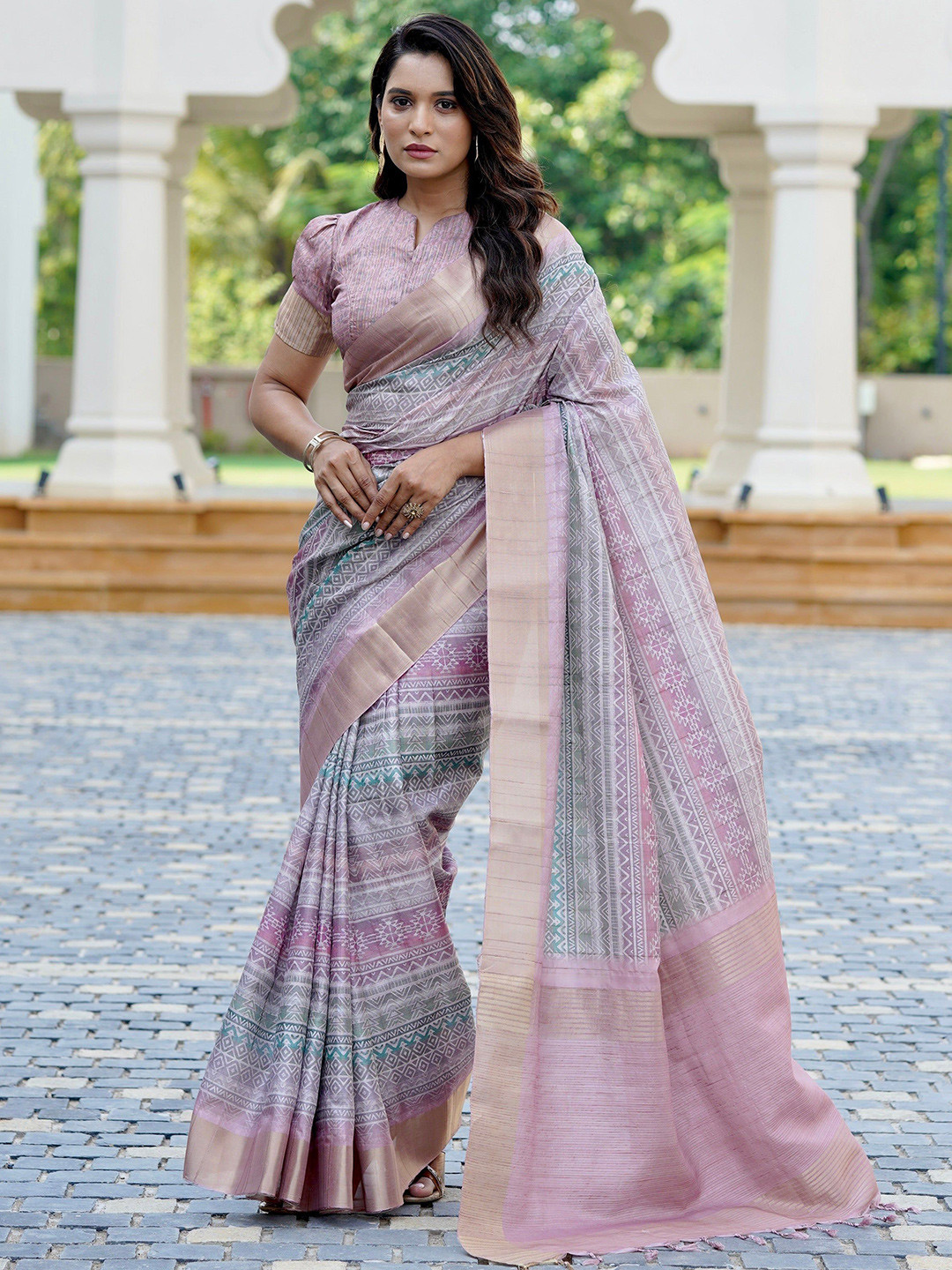 Geetha Creation Floral Printed Zari Saree
