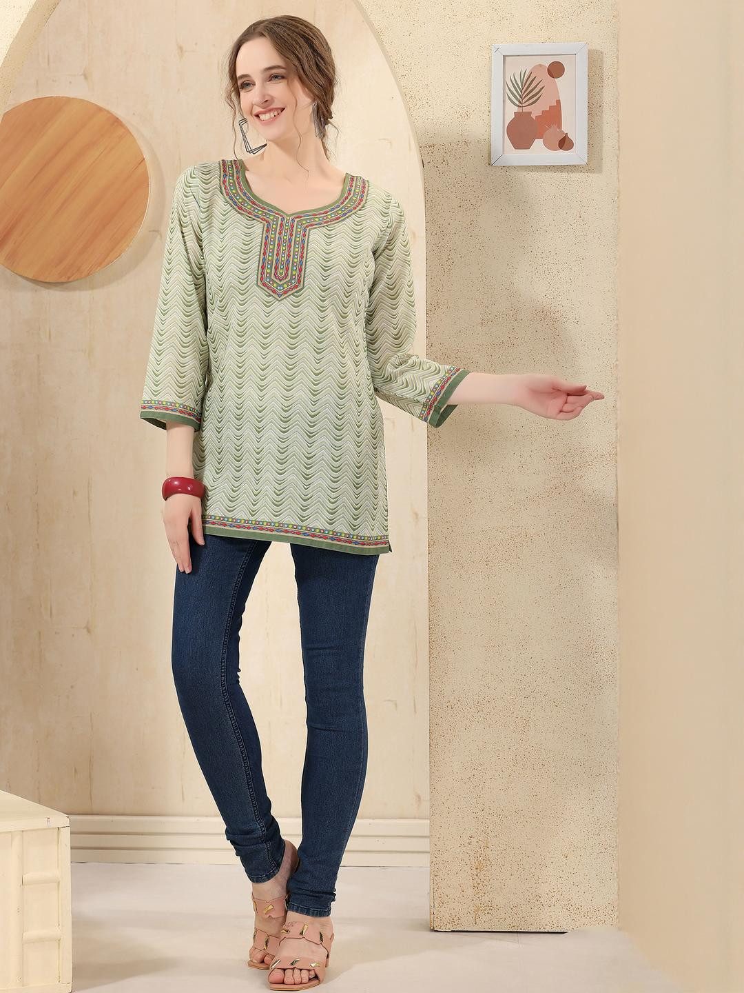 SC KURTIS Women Green Kurtas