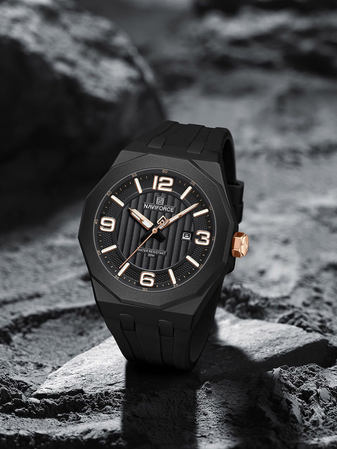 Naviforce NF8079 Men Textured Dial Analogue Watch NF8079_B RG B