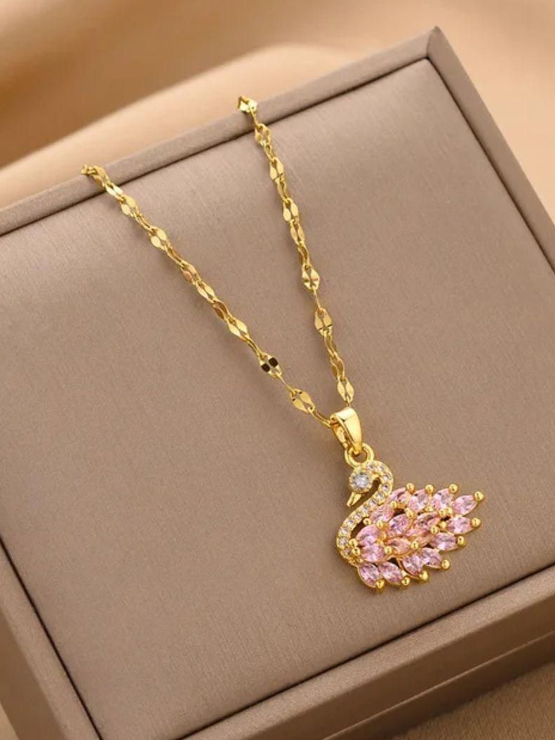 Estailo fashion Women Gold-Plated Stones-Studded Lovey Dovey Swan Pendant With Chain