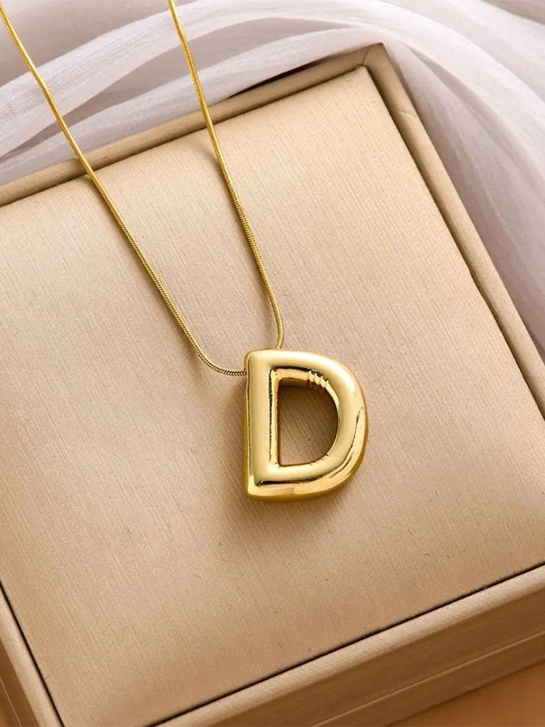 Estailo fashion Women Gold-Plated D Initial Alphabet Pendant With Chain