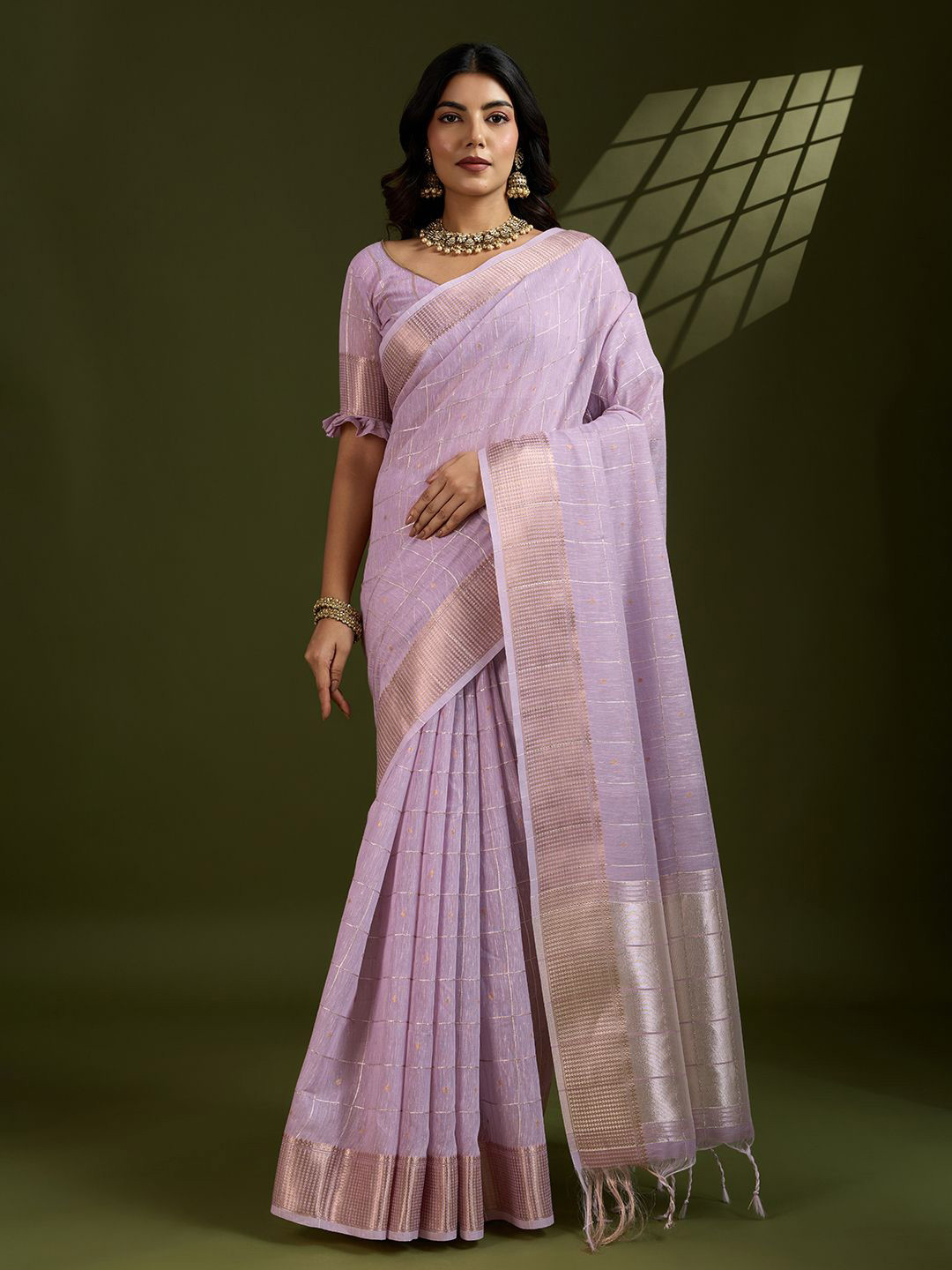 VISHNU WEAVES All Over Checks Zari Woven Soft Silk Saree with Zari Details