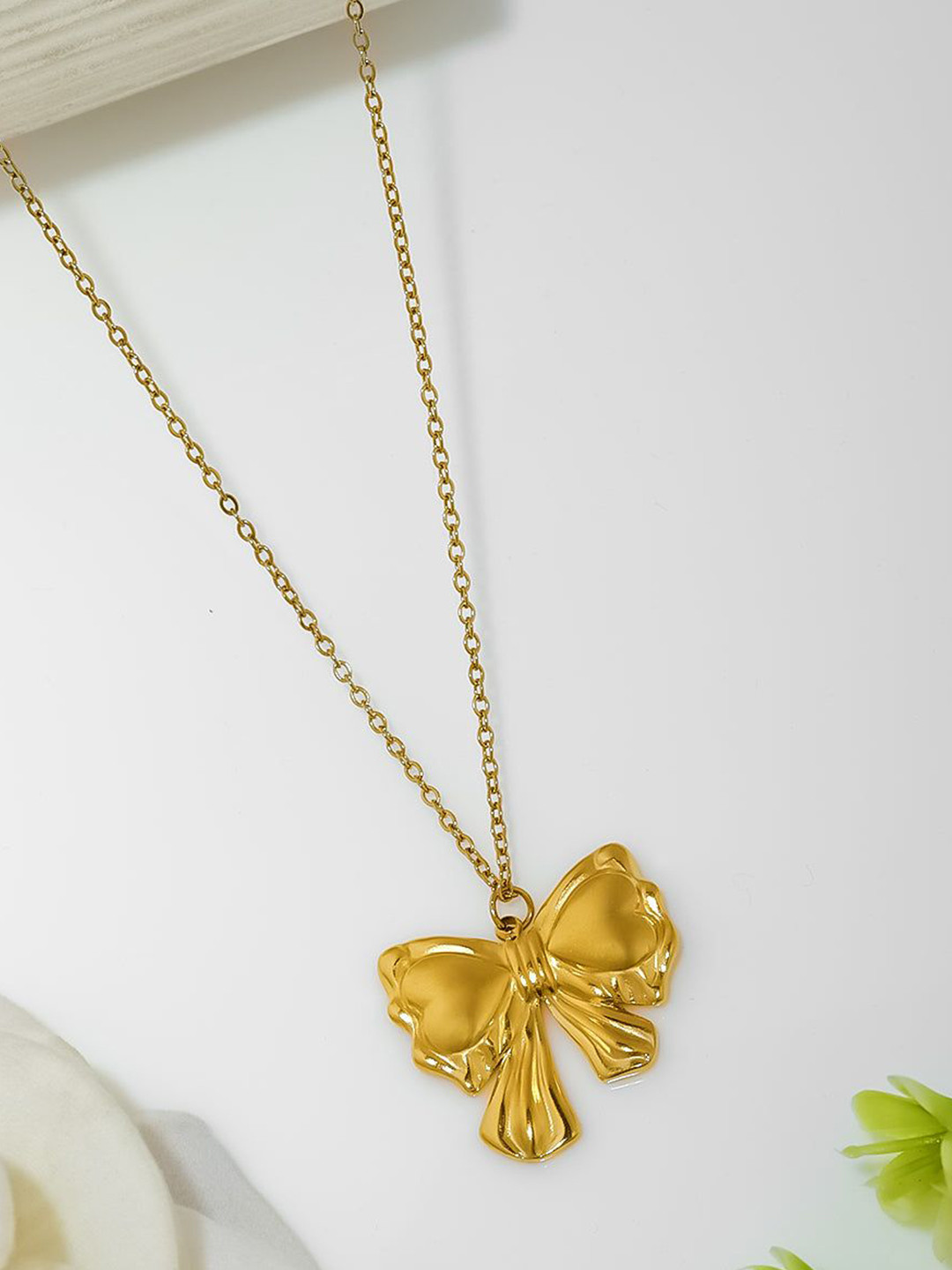 Estailo fashion Women Gold-Plated Bow Knot Pendant With Chain