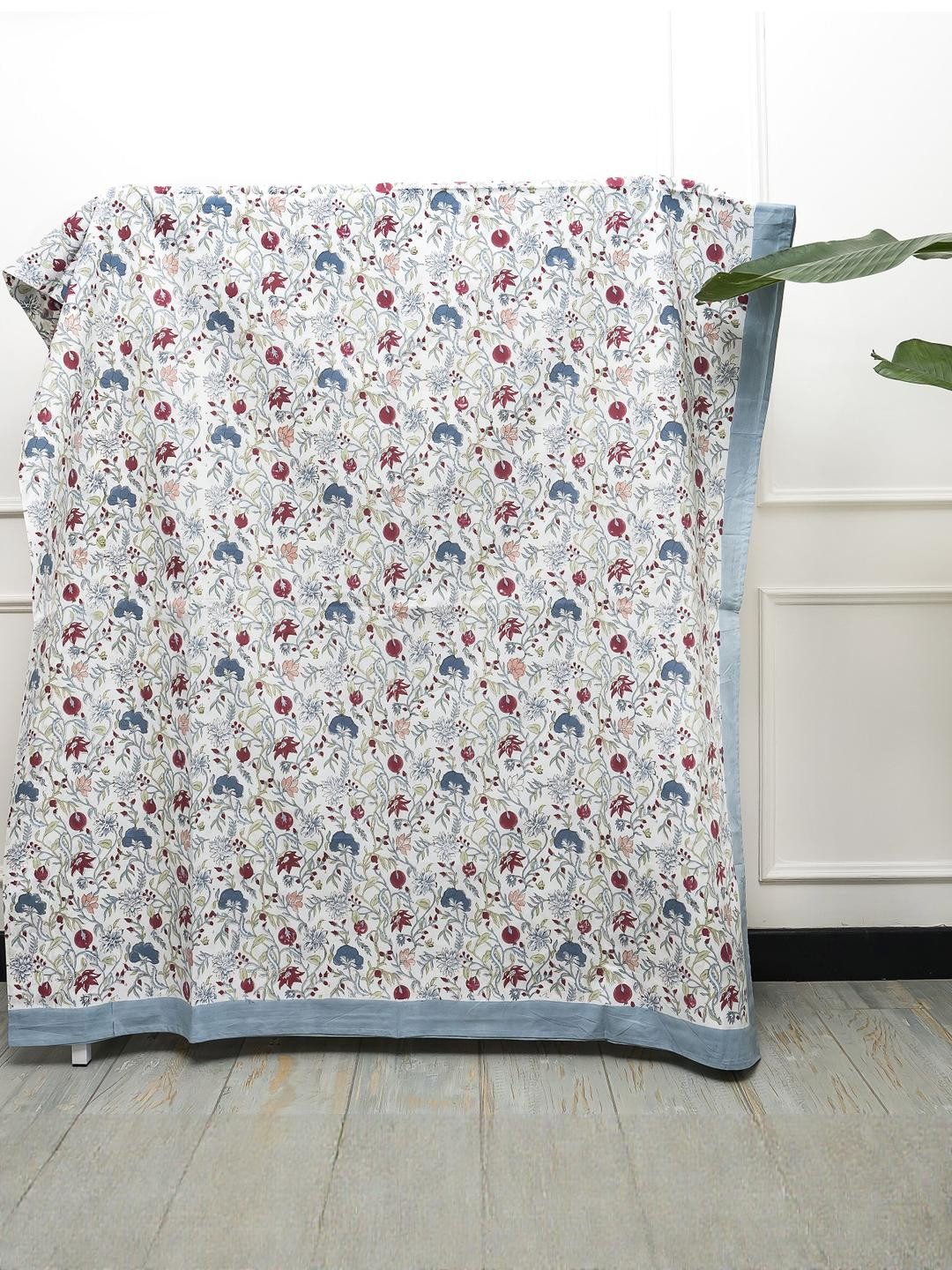 MuddnMe White & Red Floral 300 TC King Bedsheet with 2 Pillow Covers