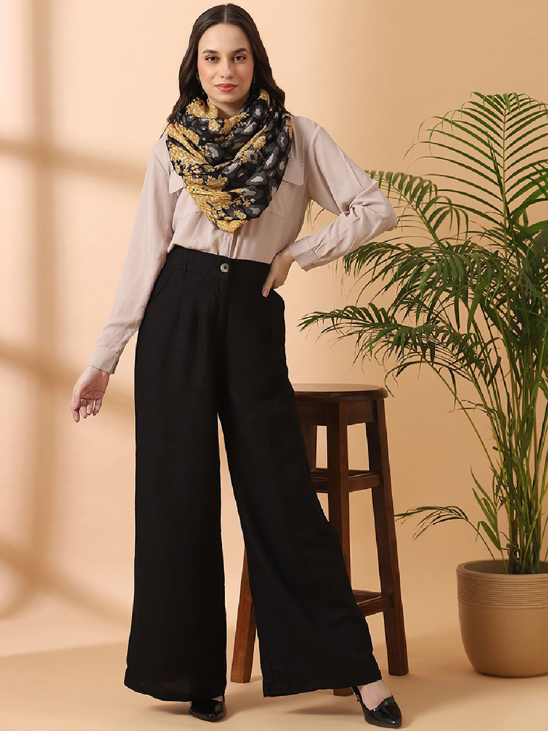 Tiara Women Animal Printed Shawl