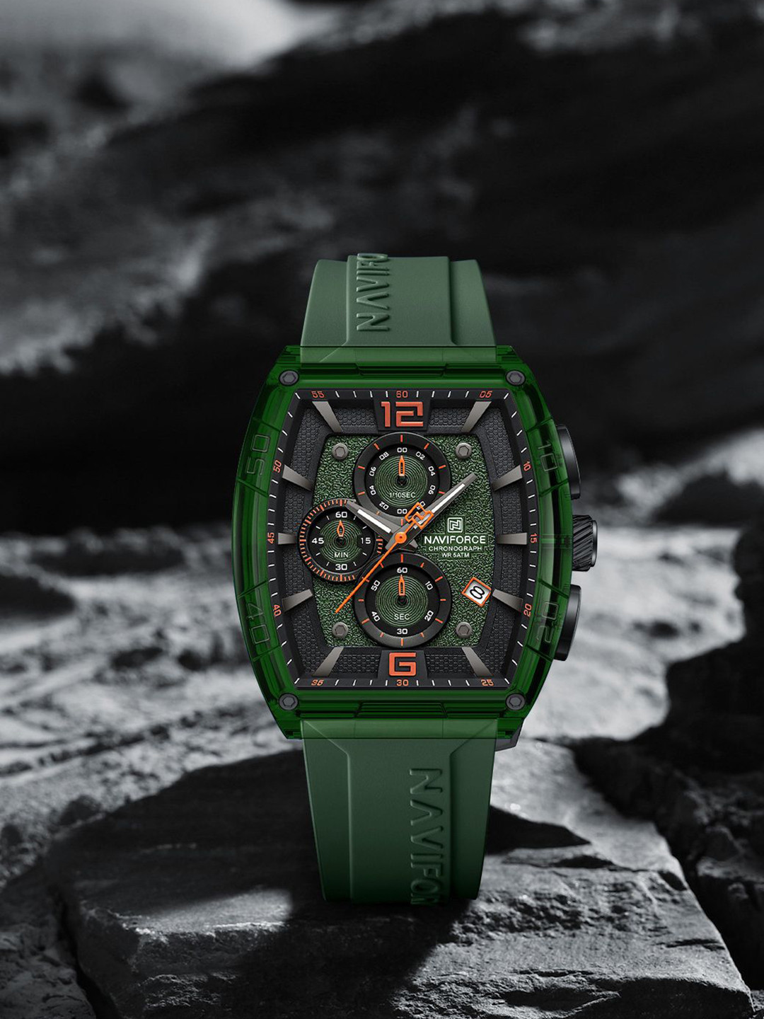 Naviforce Men Rectangular Dial & Straps Analogue Watch NF6101_GN O GN