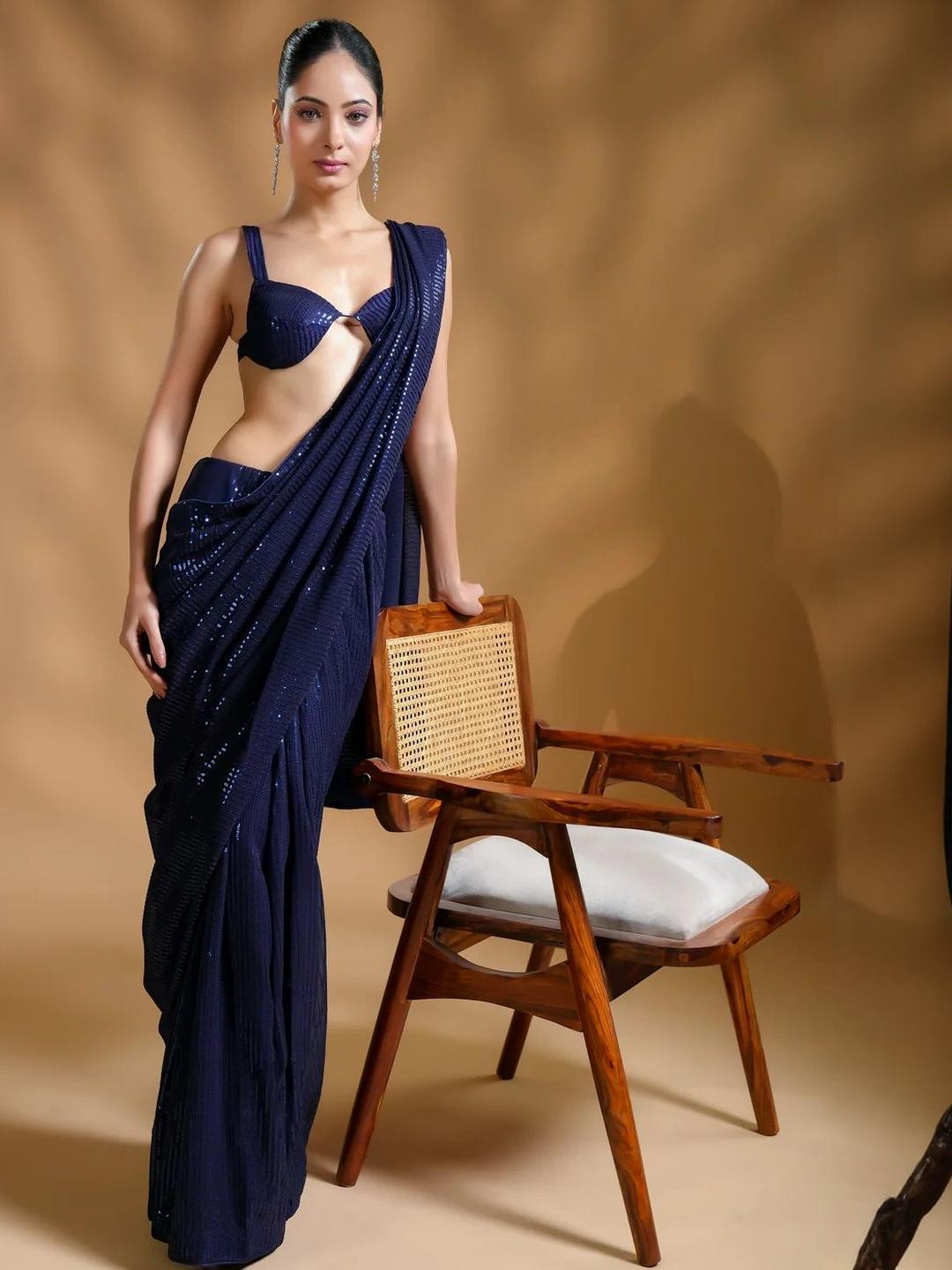 HANDME Embellished Sequinned Pure Georgette Saree and Unstitched Blouse