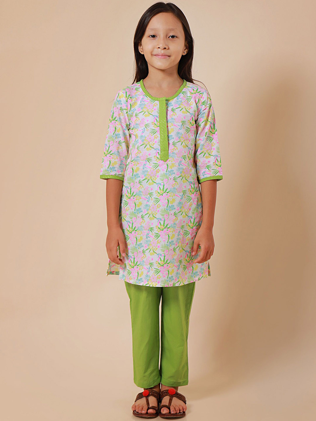 Sangria Girls Block Printed Pure Cotton Straight Kurta & Trouser Kurta Sets