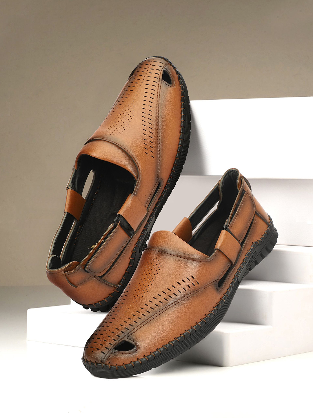 Robbie Jones Men Shoe-Style Sandals