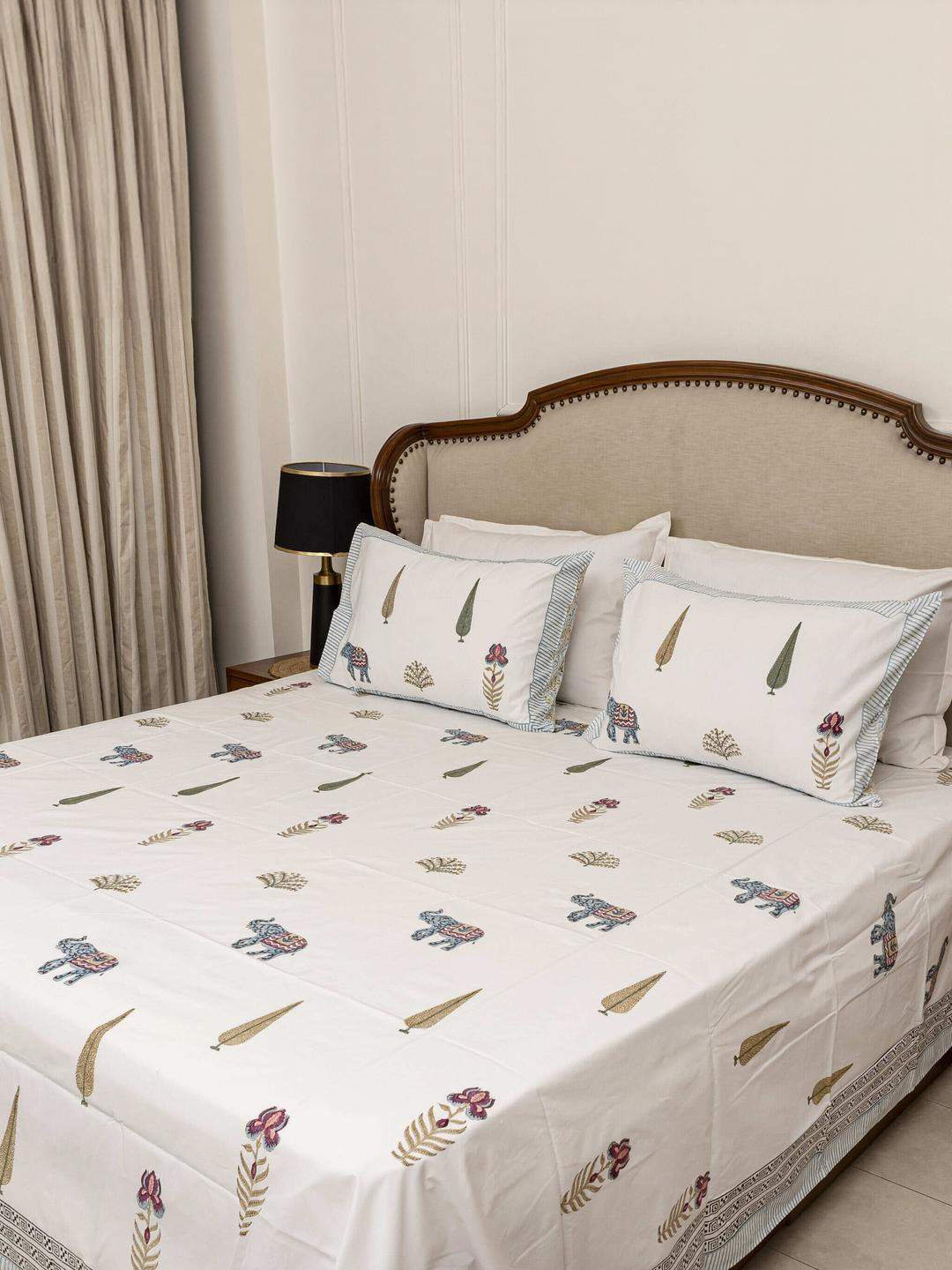 MuddnMe Yellow Graphic 300 TC King Bedsheet with 2 Pillow Covers