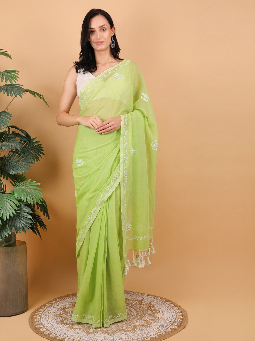 SHWET Hand Embroidered Chikankari Mulmul Saree