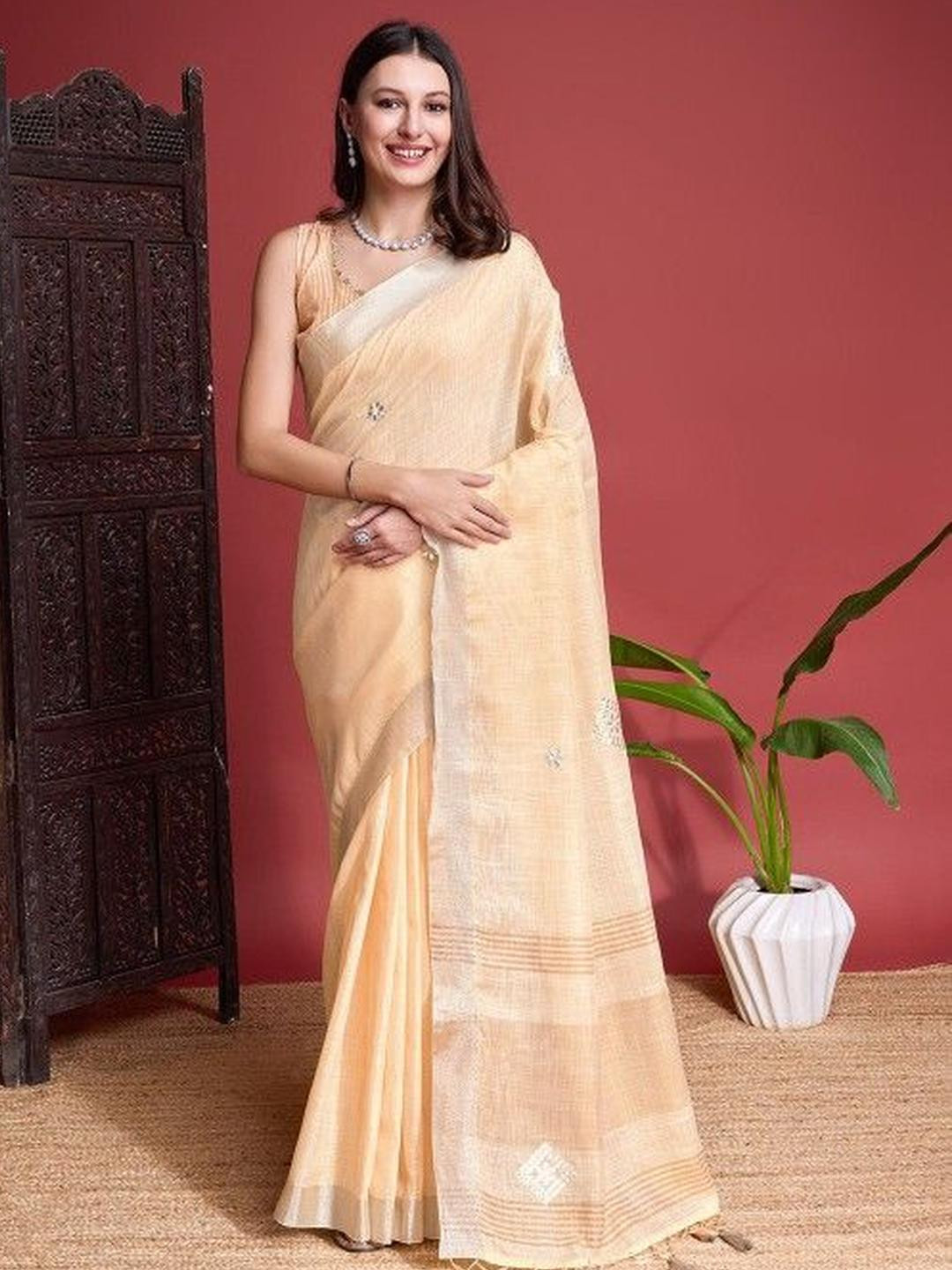 KARAGIRI Cream Woven Design Saree With Blouse Piece