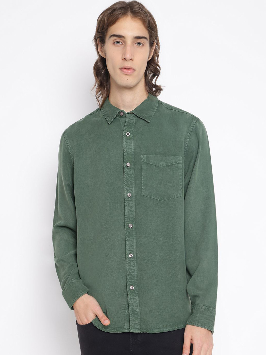 GUESS Spread Collar Long Sleeves Regular Fit Shirt