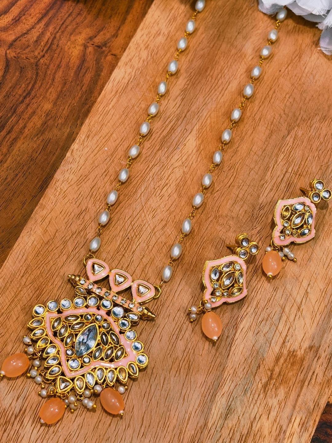 eeooaa Peach With White Pearls Gold-Plated Jewellery Set