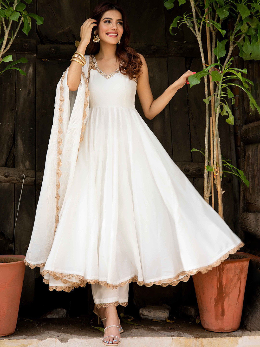 LABEL ADITI HUNDIA Women Regular Beads and Stones Silk Kurta with Palazzos & Dupatta