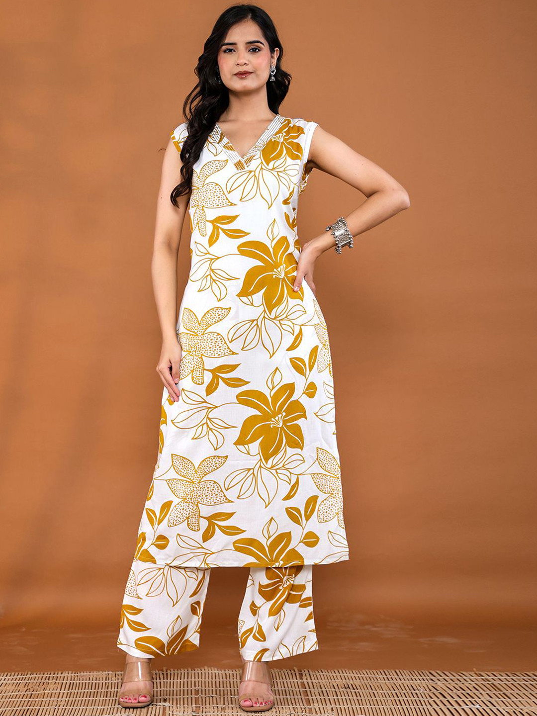 BADRIBHAI APPAREL Floral Printed V-Neck Thread Work Pure Cotton Kurta With Palazzo