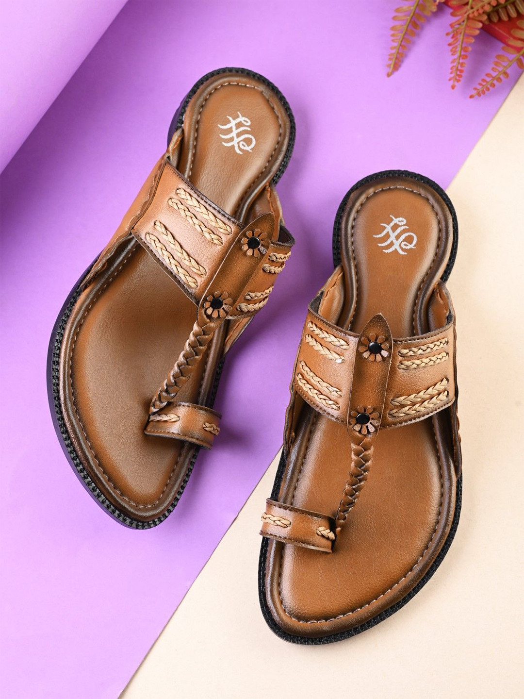 House of Pataudi Men Comfortable Footbed Laser Cut Kolhapuri Toe Ring Sandals