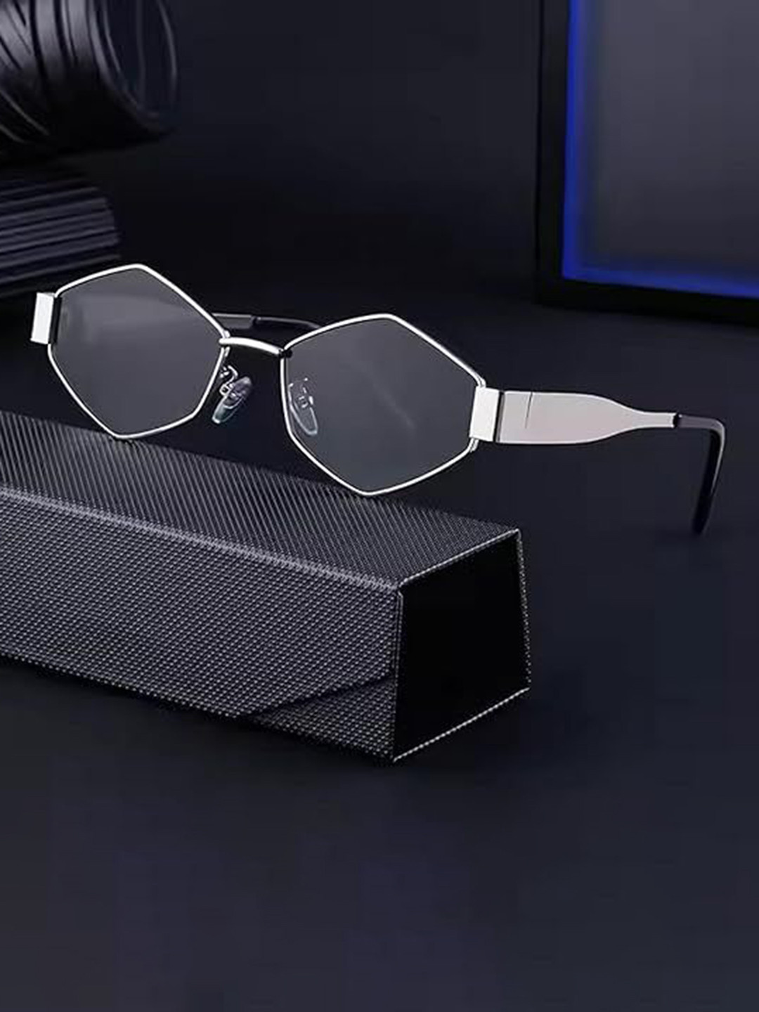 FUNGLASSES Unisex Cateye Sunglasses with UV Protected Lens 6117 NEW 8KONA OVAL SILVR BLK