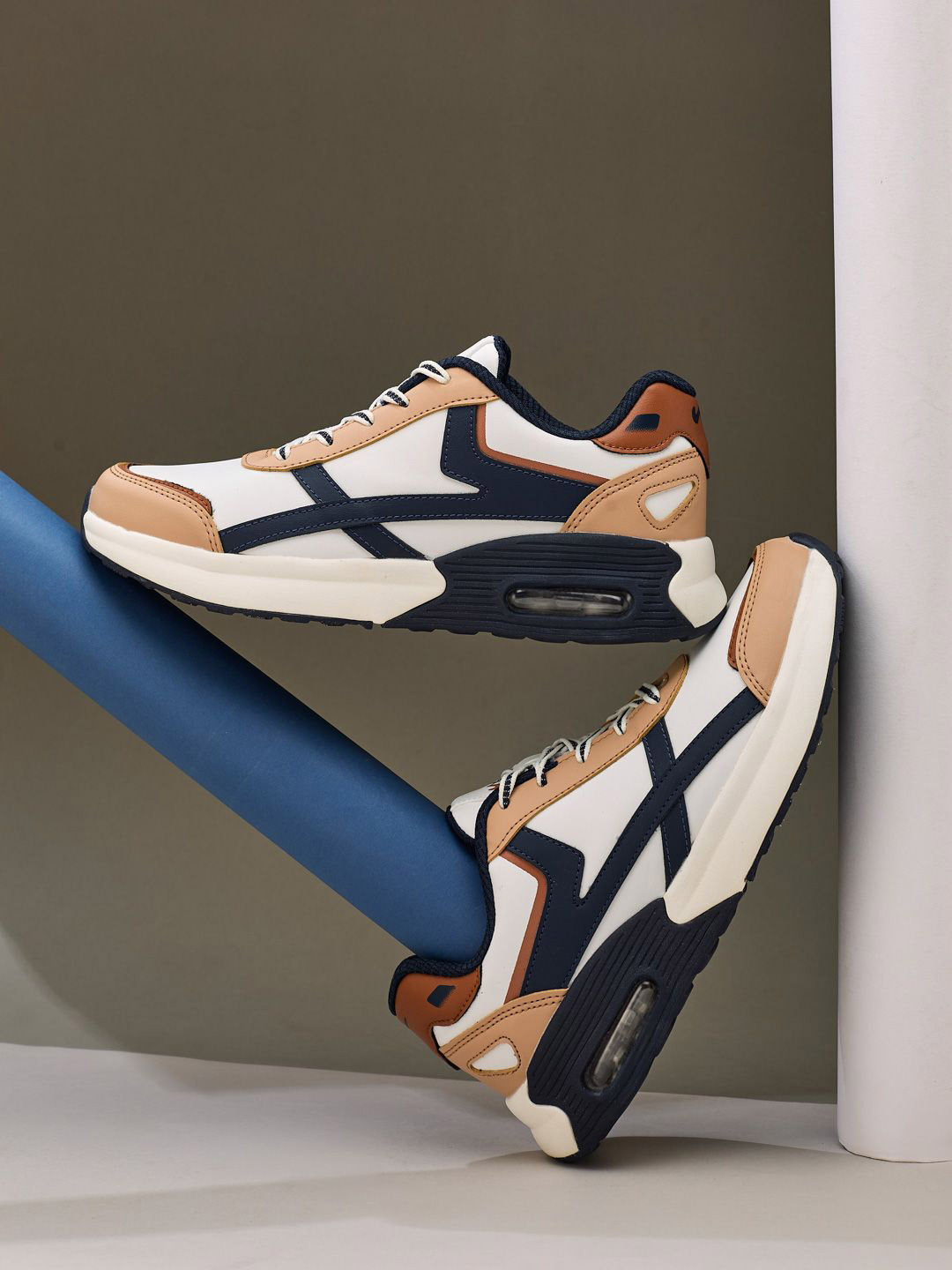 Campus Women Byte Colourblocked Sneakers