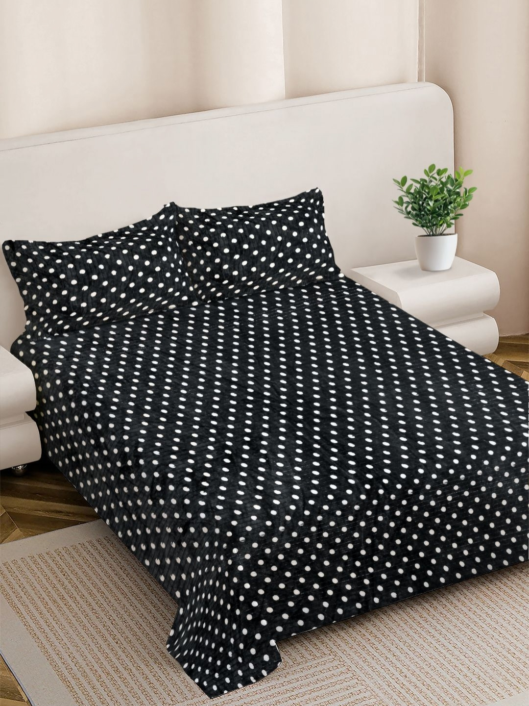 FABINALIV Black & White Polka Dots Woollen 300 TC Double King Bedsheet Set-2.50 m X 2.25 m