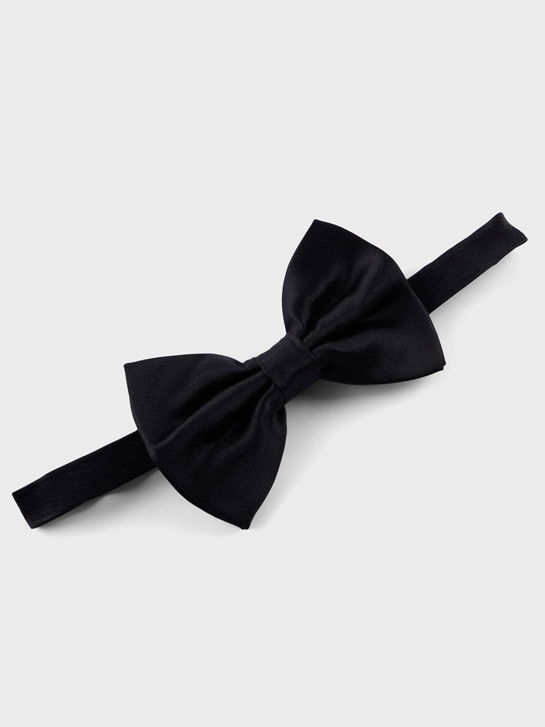 Big Hello - The Plus Life Men Dapper Chic Silk Bow Tie