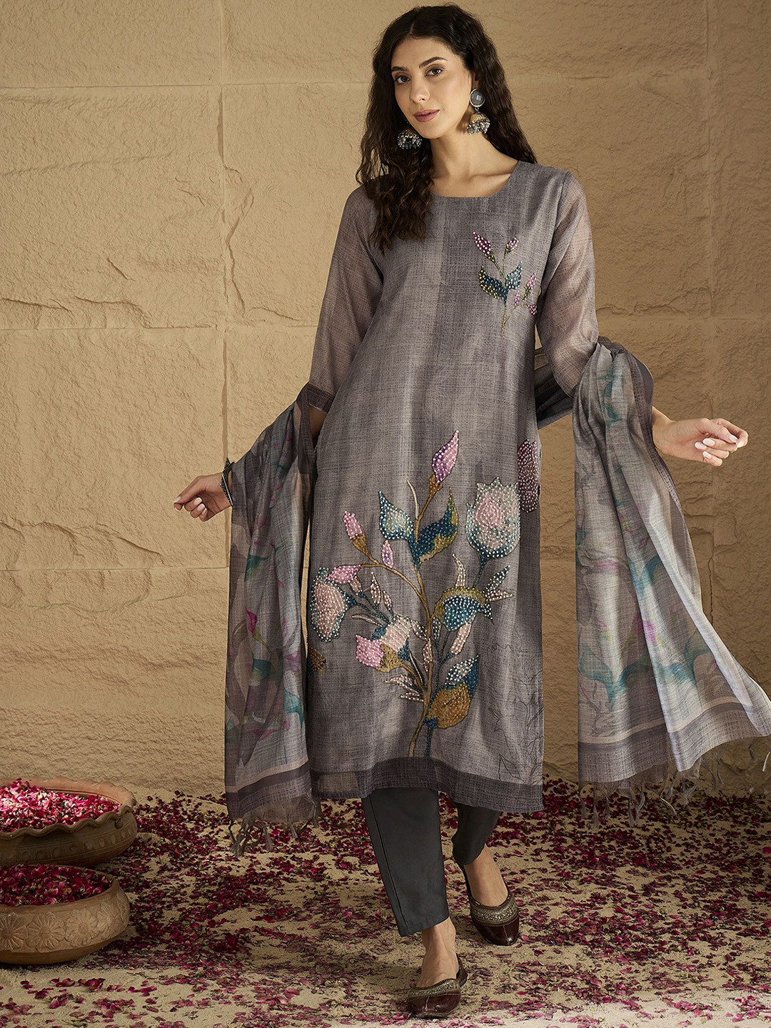 Varanga Women Floral Regular Beads and Stones Kurta with Trousers & Dupatta