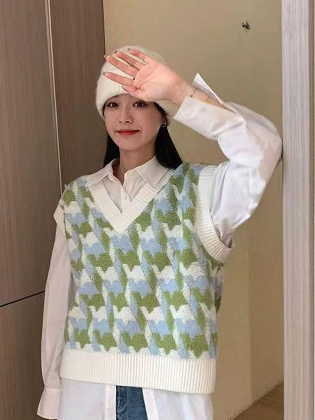 DressBerry Women Self Design Sleeveless Sweater Vest