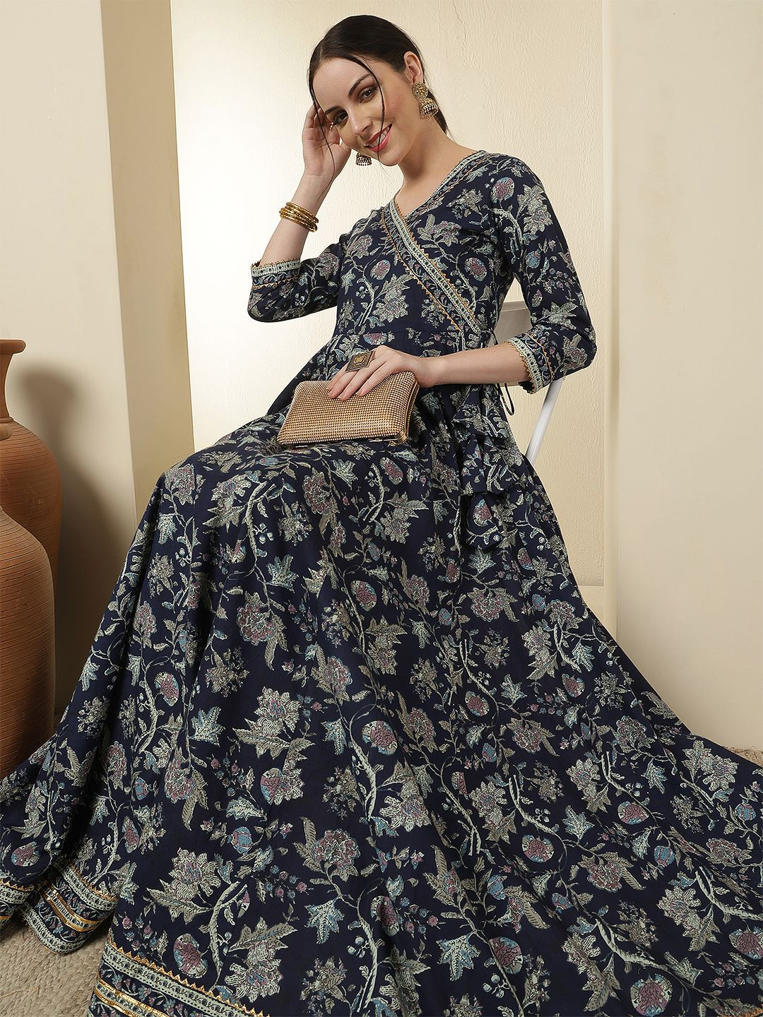 GLAM ROOTS Floral Printed Asymmetric Anarkali Kurta