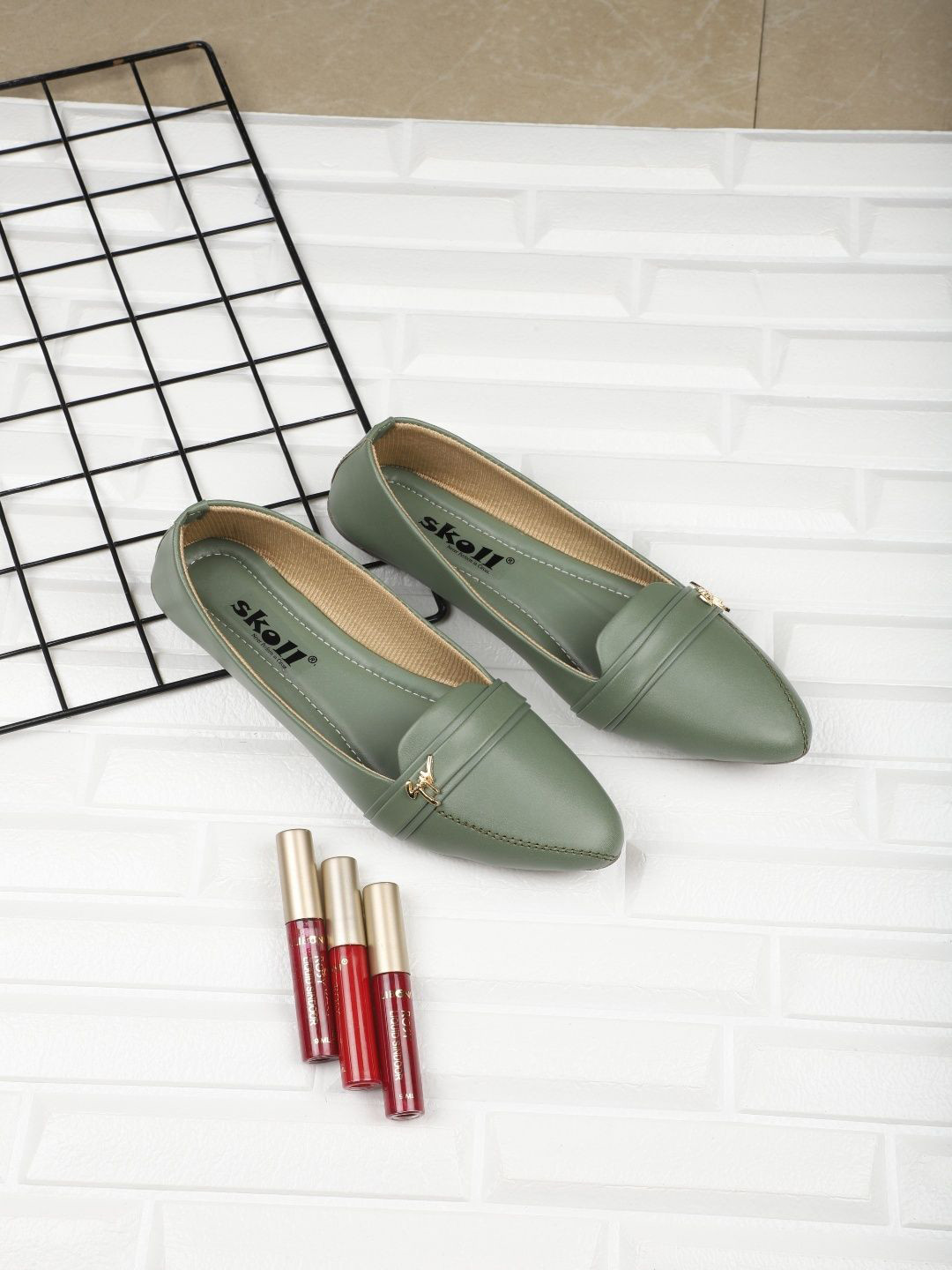 SKOLL Women Textured Ballerinas With Buckles