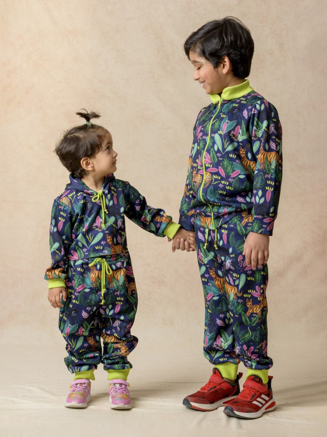 THETAA Boys Printed Mandarin Collar Pure Silk T-shirt With Joggers