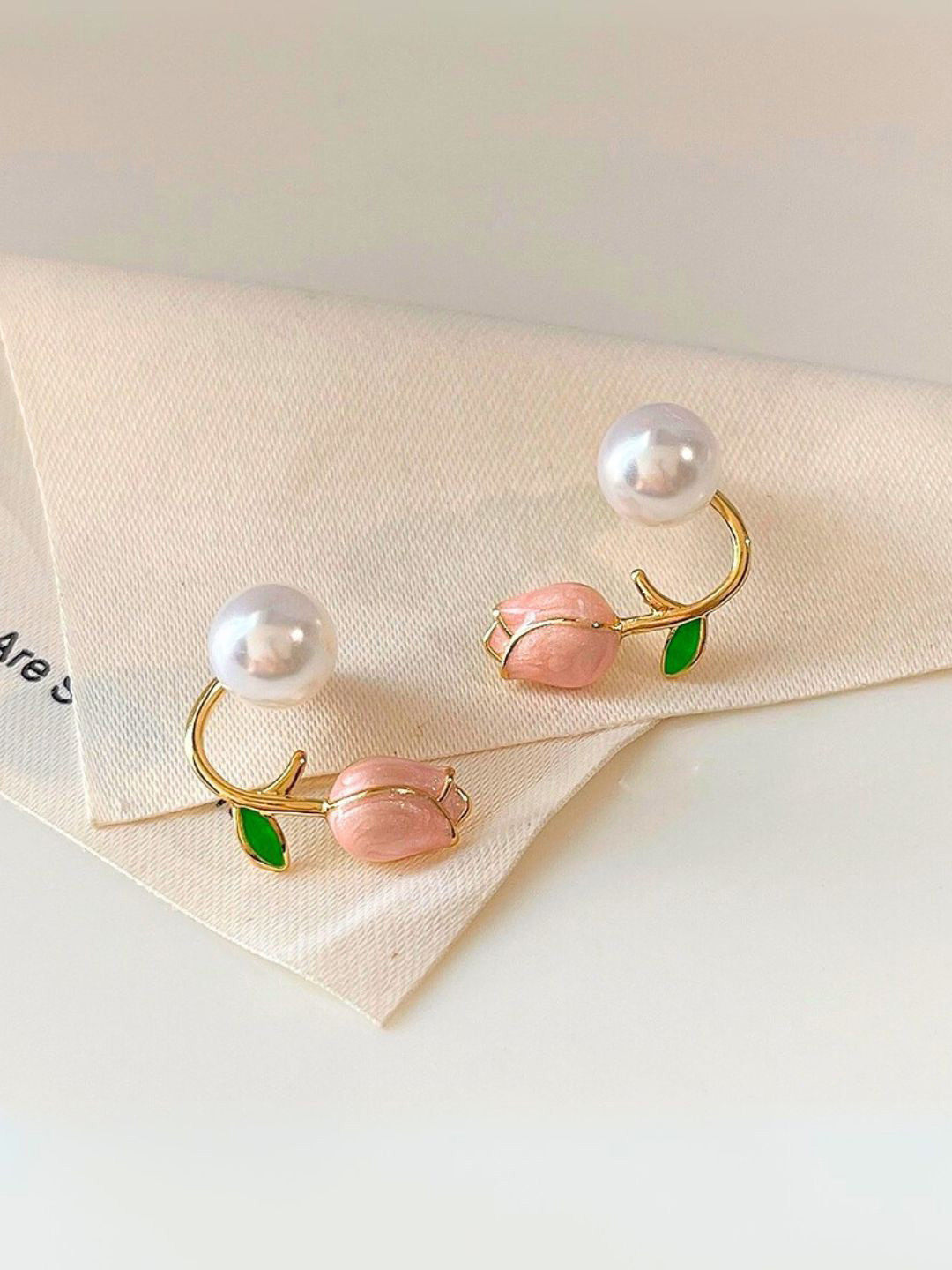COOLWOOL Korean Gold-Plated Pearls Beaded Floral Enamelled Studs