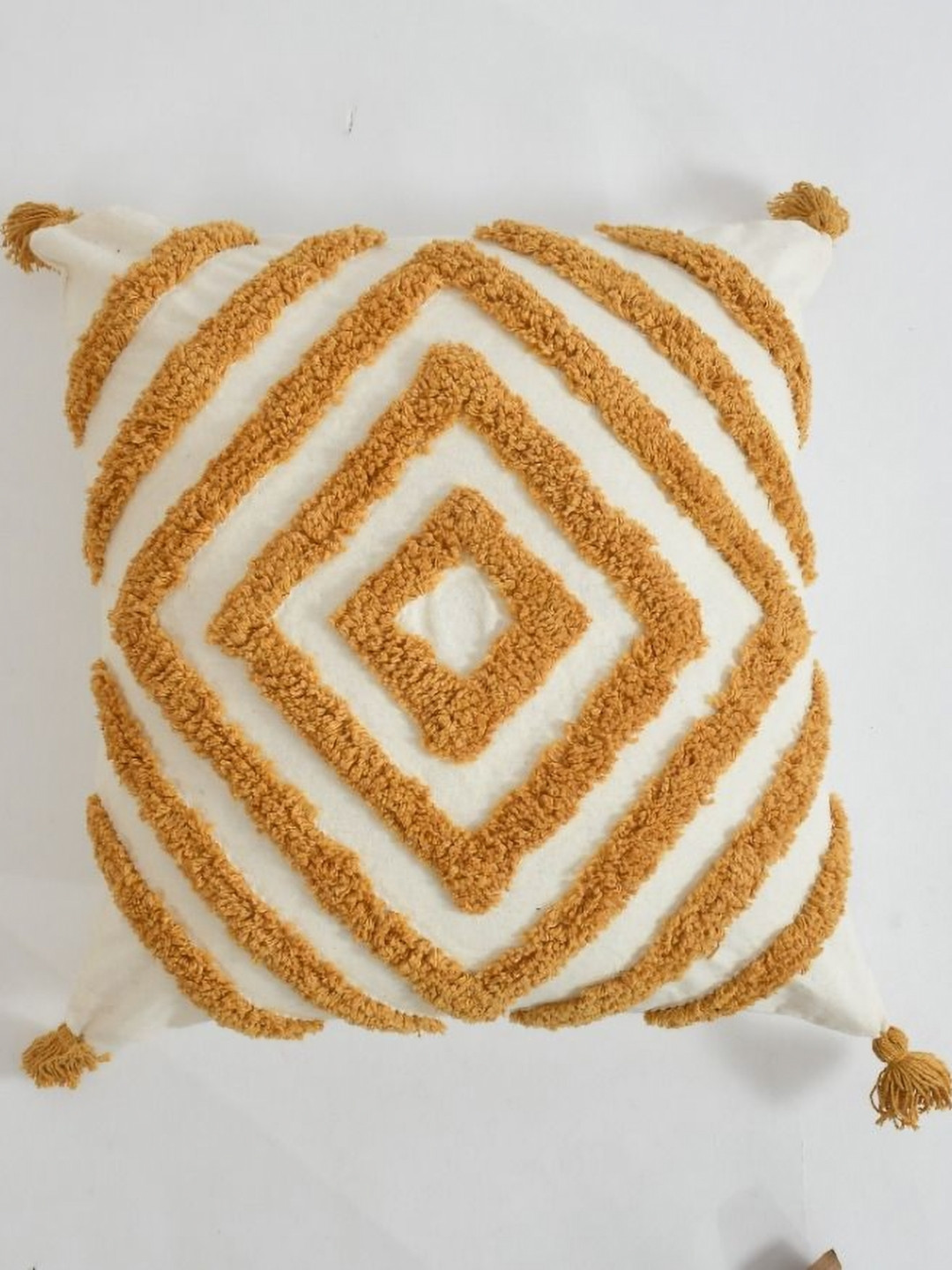 Textile and Beyond Off White Gemetric Woven Design Square Shaped Cotton Cushion Cover