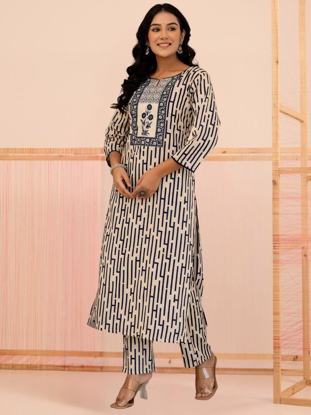 Mokshielite Women Geometric Printed Cotton Kurta with Trousers