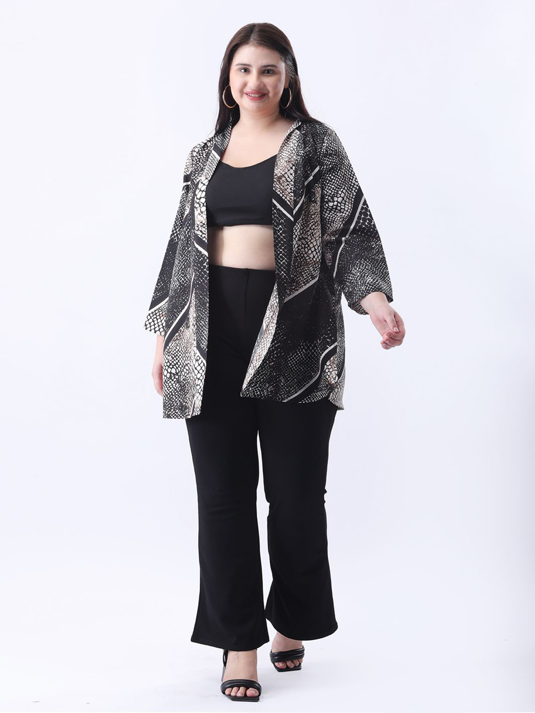 Qurvii+ Abstract Printed Shrug